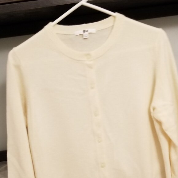 Uniqlo Cream Cashmere Cardigan Sweater - Picture 5 of 6